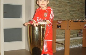 半岛体育-英超球员的薪水按周计算?深入解析联赛薪资制度